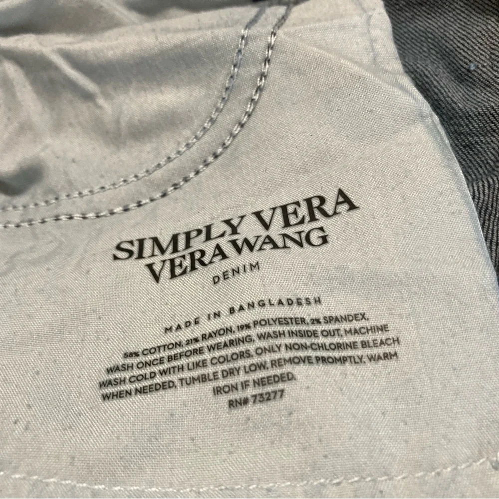 Simply Vera, Vera Wang, women capri jeans Size 8 - Picture 3 of 10